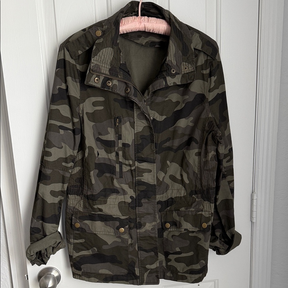 Love Tree Camouflage Utility Jacket